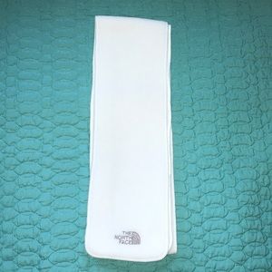 white northface fleece scarf